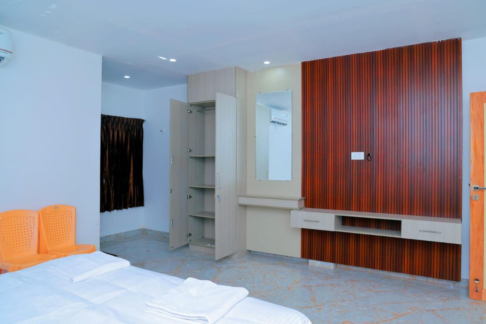 Grand Sangeetham Inn Tiruchchendūr Kültér fotó